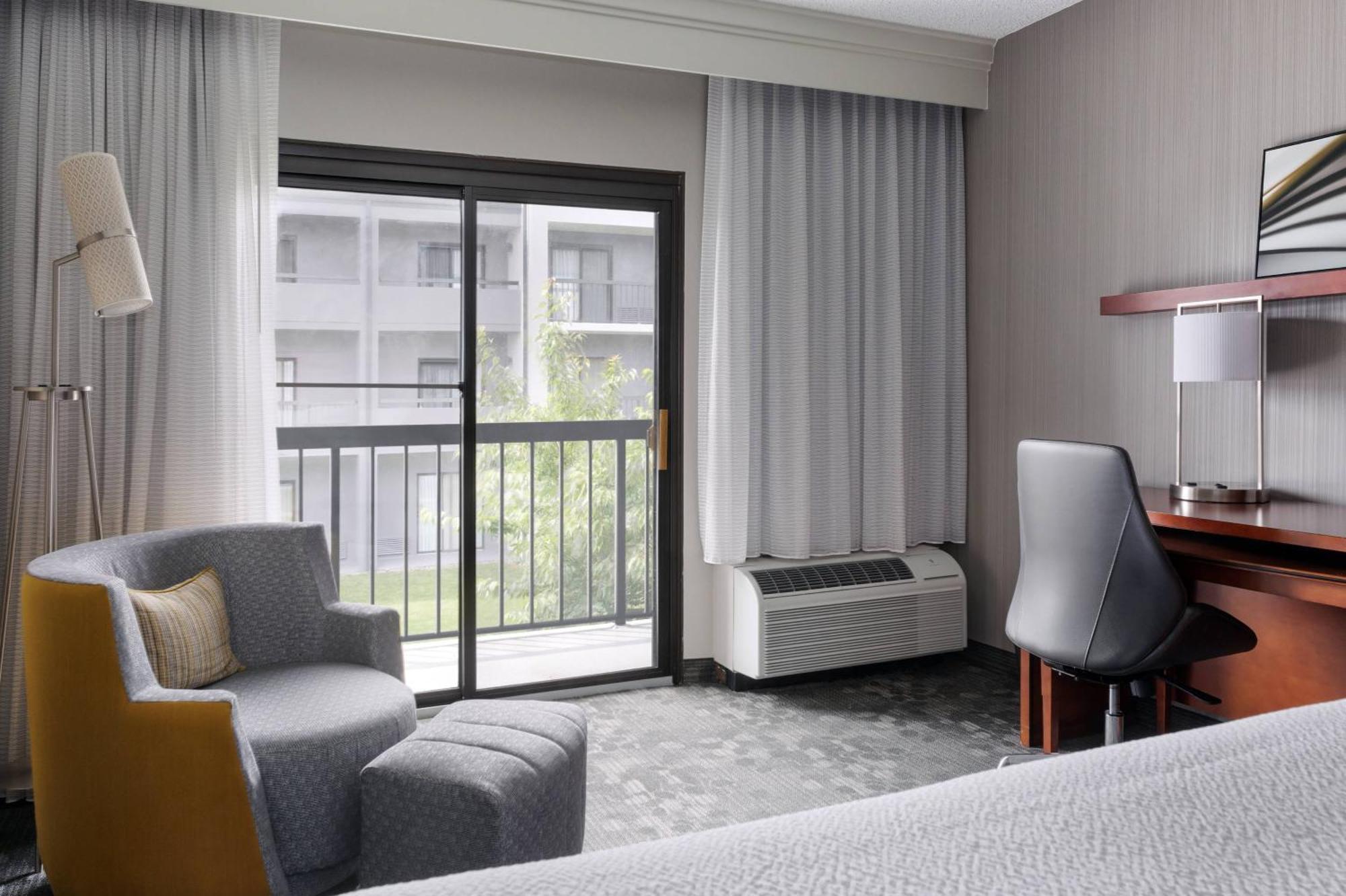 Courtyard Philadelphia Willow Grove Luaran gambar