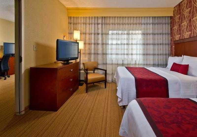 Courtyard Philadelphia Willow Grove Luaran gambar